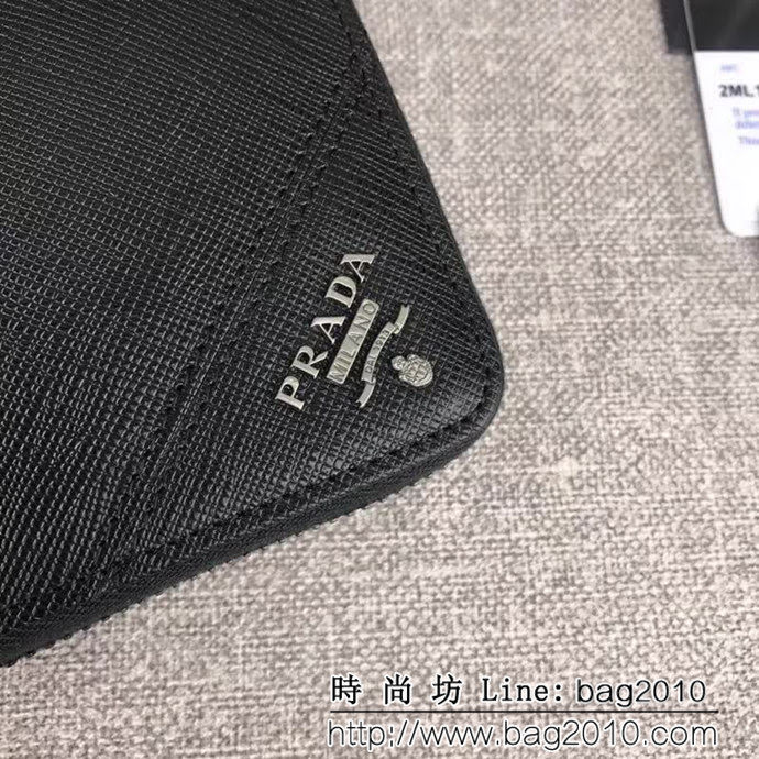 PRADA普拉達 專櫃最新爆款 十字紋牛皮 男士大號單拉鏈錢包 2ML188 DD1880
